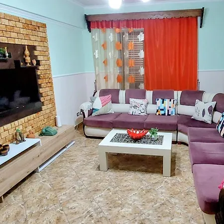 Myzyri Apartment